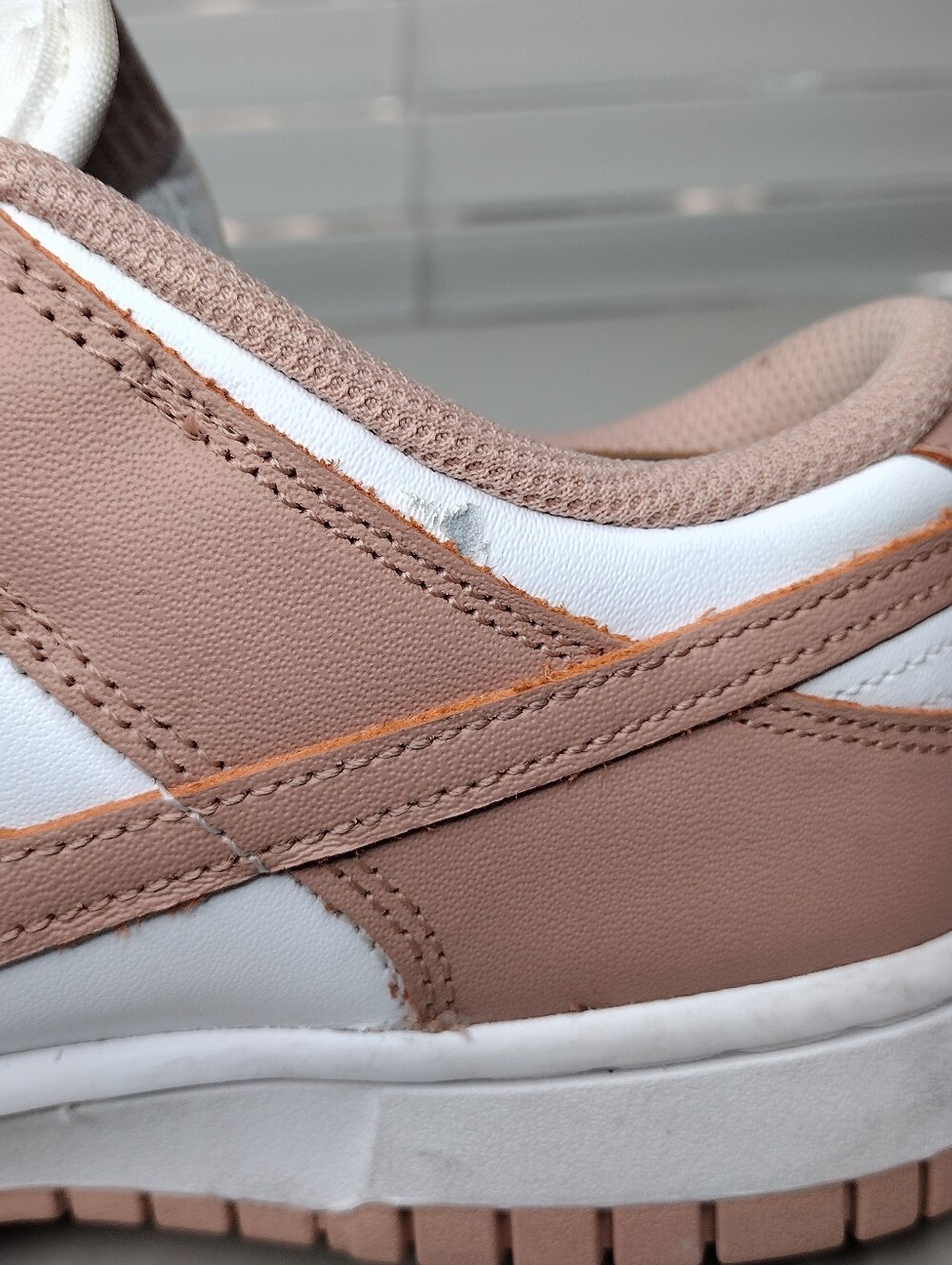 Nike White Dusty Pink Low Top Lace Up Sneakers Sz 8 - Picture 11 of 14